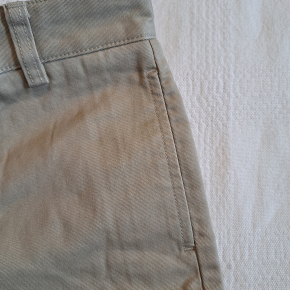 Vineyard Vines boys size 8 shorts Tan Style # 3H1001 EUC - Picture 2 of 6